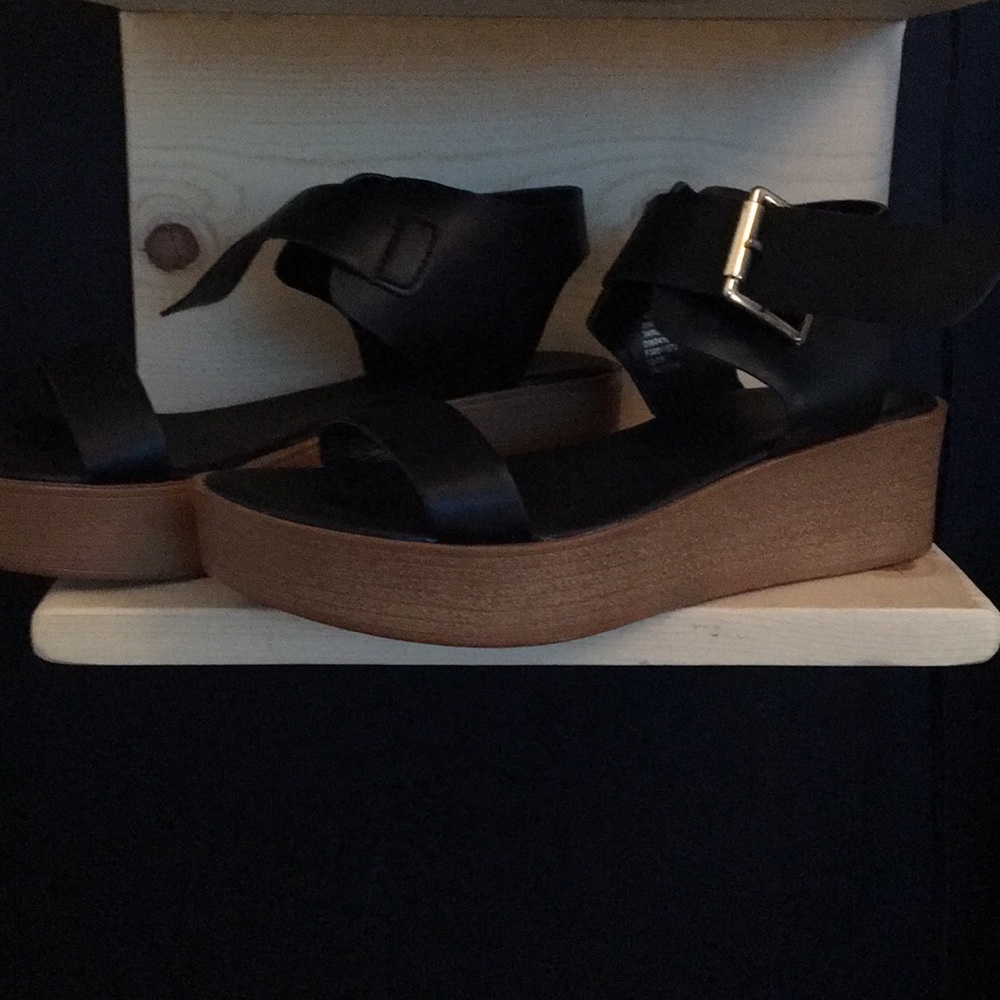 Sandals - Picture 2 of 4